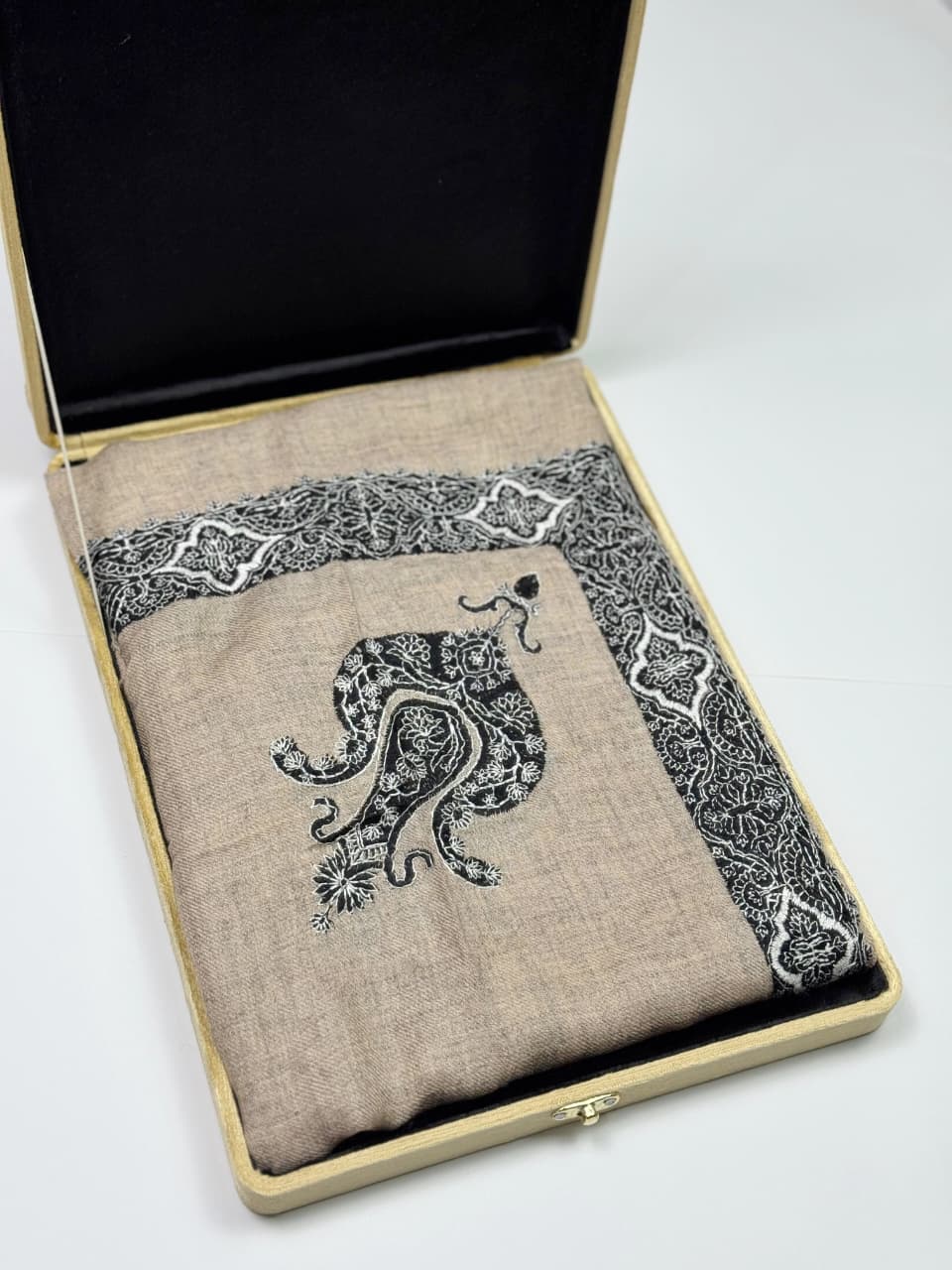 Premium Kashmiri Romal – Woven Paisley Border Men’s Scarf