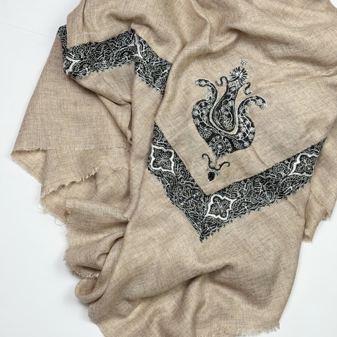 Premium Kashmiri Romal – Woven Paisley Border Men’s Scarf