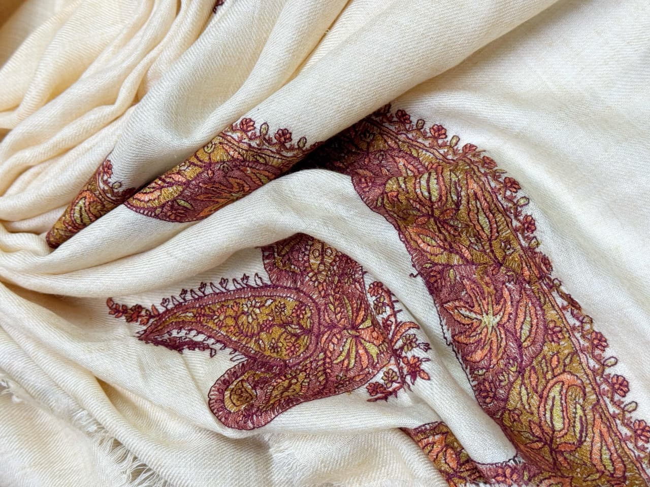 Premium Kashmiri Romal – Woven Paisley Border Men’s Scarf