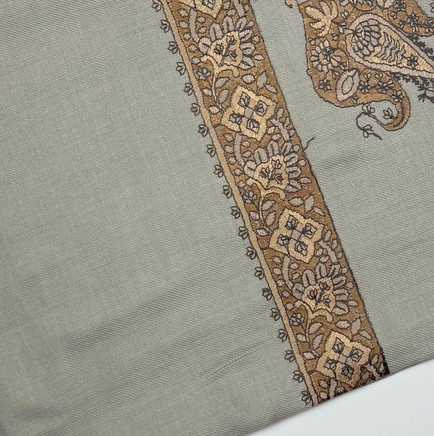 Premium Kashmiri Romal – Woven Paisley Border Men’s Scarf