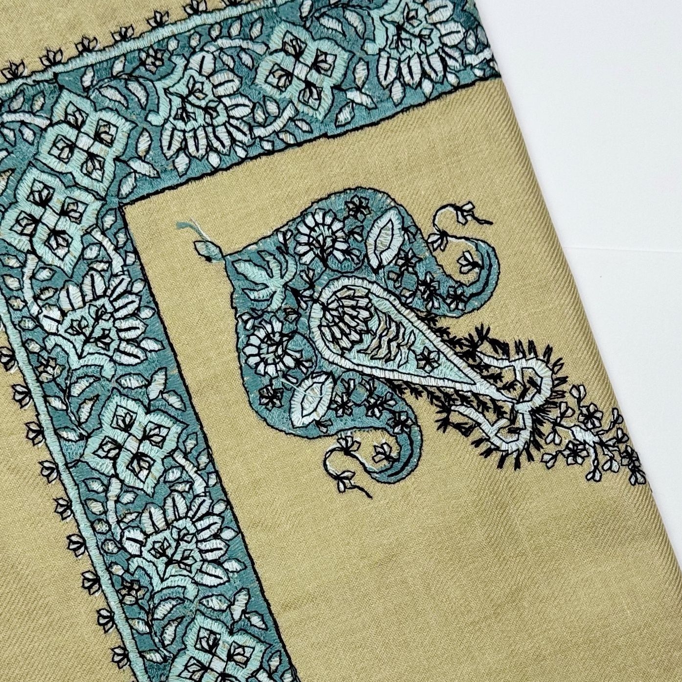 Premium Kashmiri Romal – Woven Paisley Border Men’s Scarf